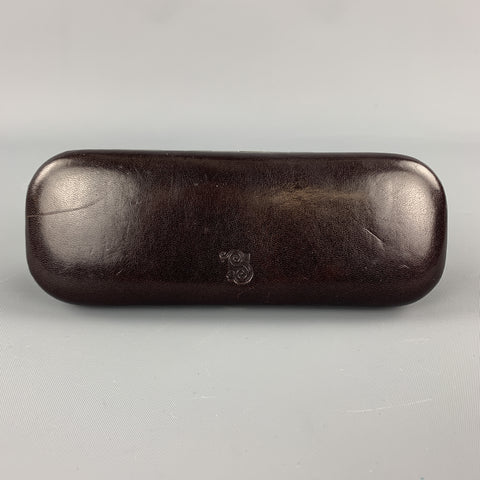 SAGEBROWN Étui à lunettes en cuir marron foncé avec logo en relief