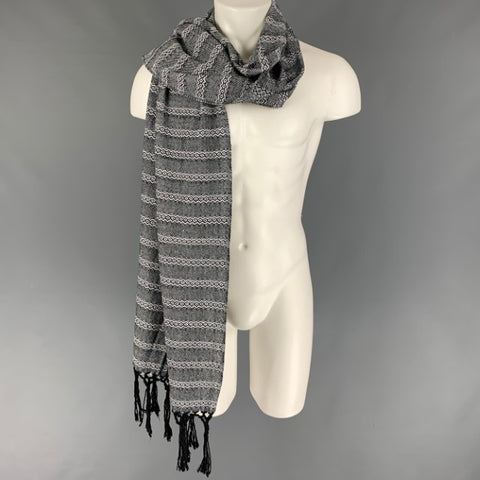 NOT LISTED Black & White Woven Scarf