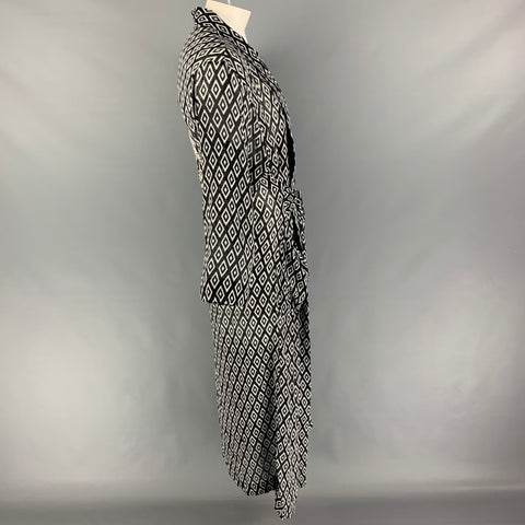 GOOD MIXER Size One Size Black White Diamond Kimono Robe