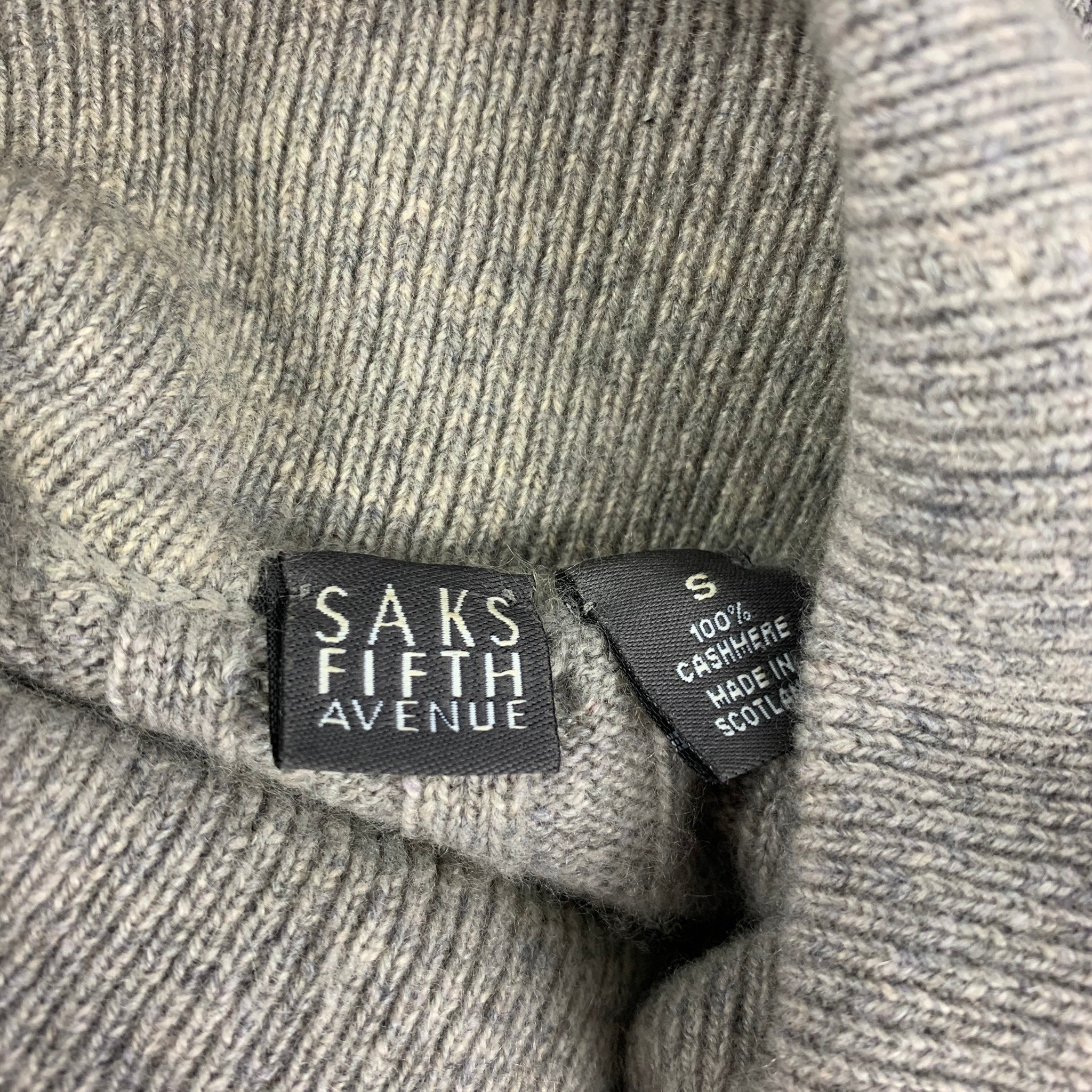 SAKS FIFTH AVENUE Size S Grey Cable Knit Cashmere Turtleneck Sweater