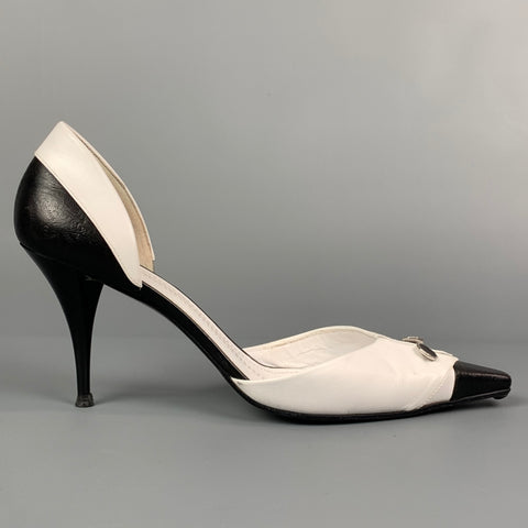 CHANEL Talla 10 Zapatos de tacón D'Orsay de cuero en dos tonos en blanco y negro