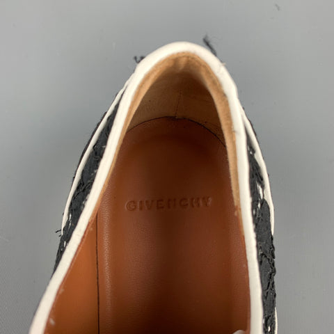 GIVENCHY Nika Talla 7.5 Zapatos con cordones con tachuelas de cuero con encaje blanco y negro