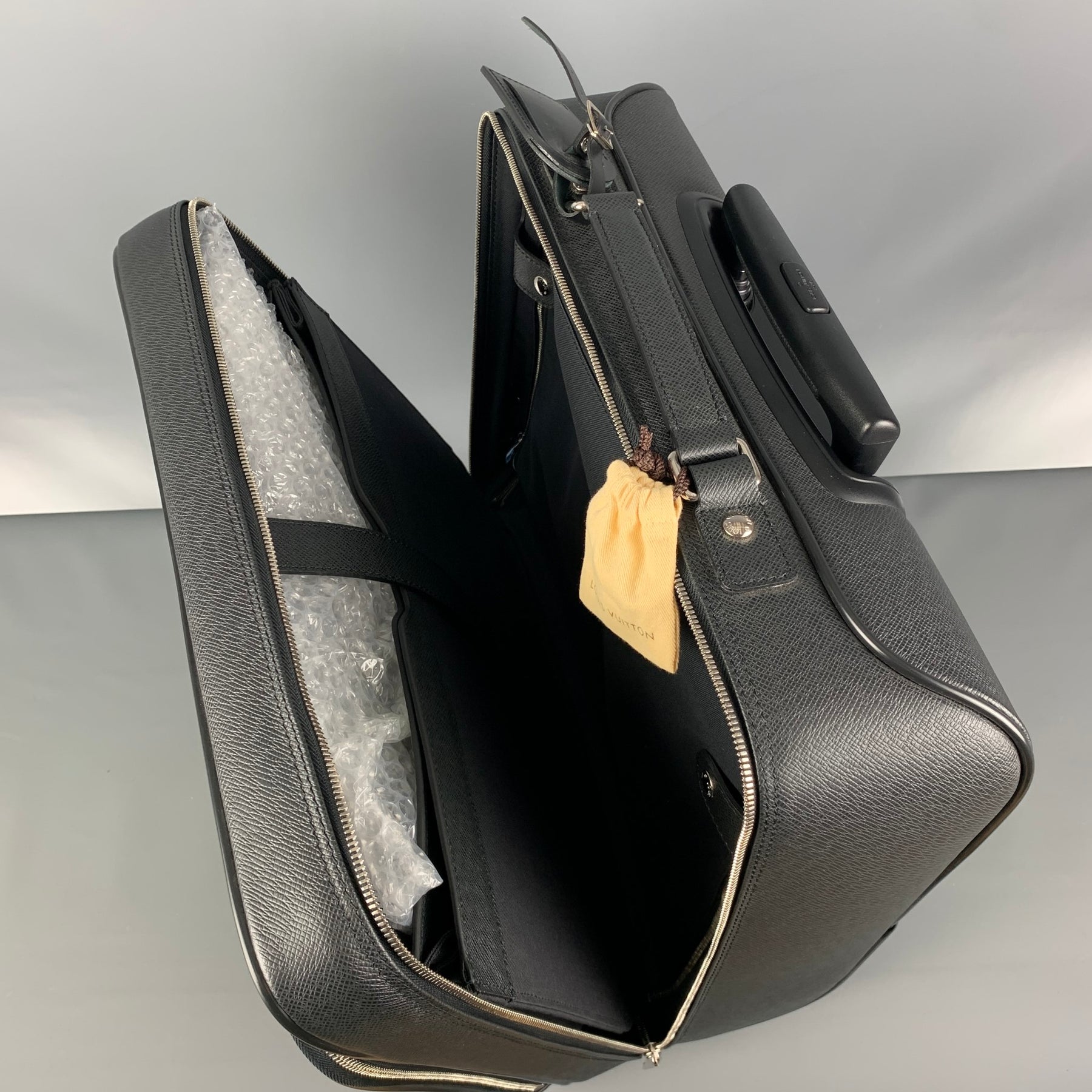 Vintage Louis Vuitton Taiga Leather Pilot Briefcase