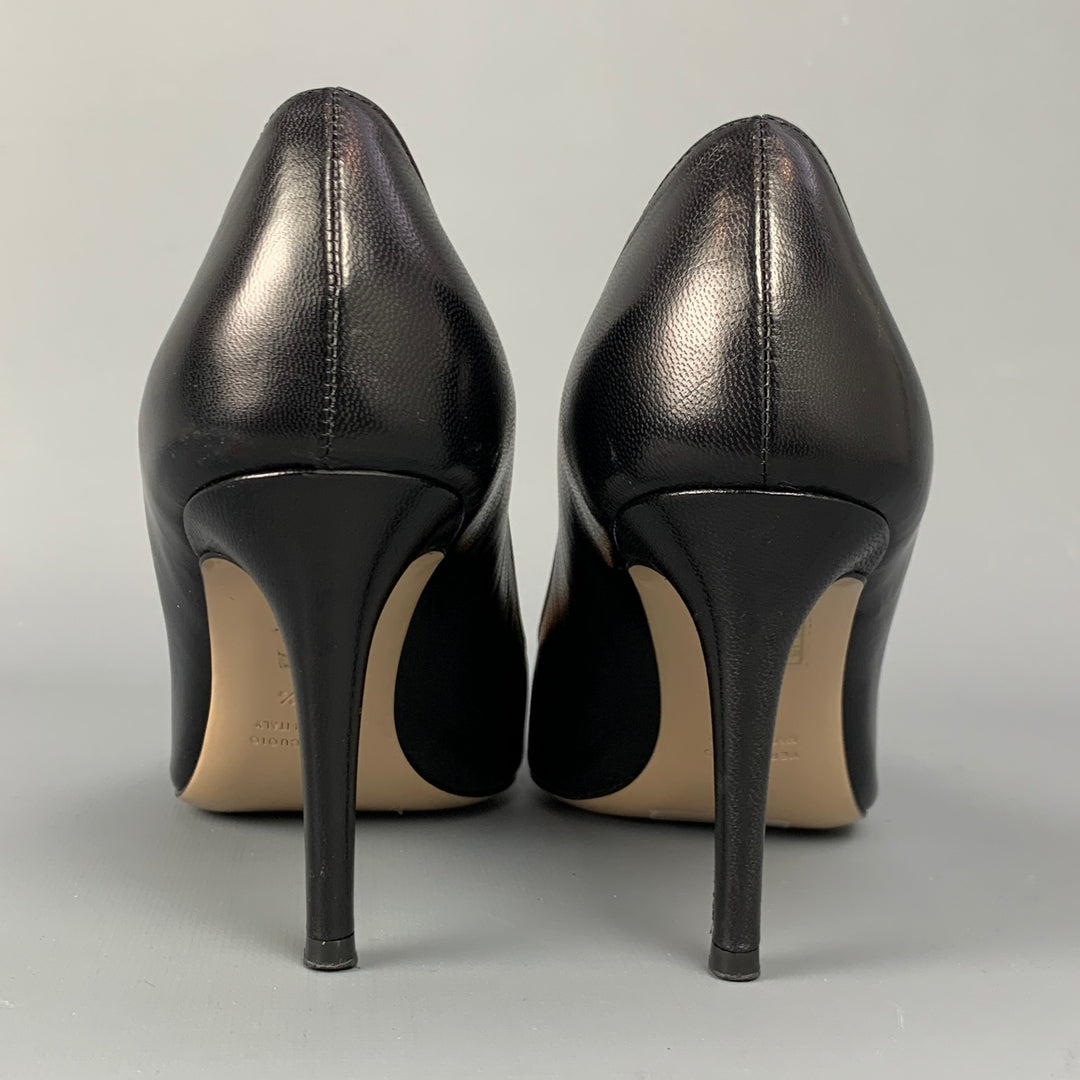 BARNEY'S NEW YORK Size 8.5 Black Leather Pointed Toe Classic Pumps