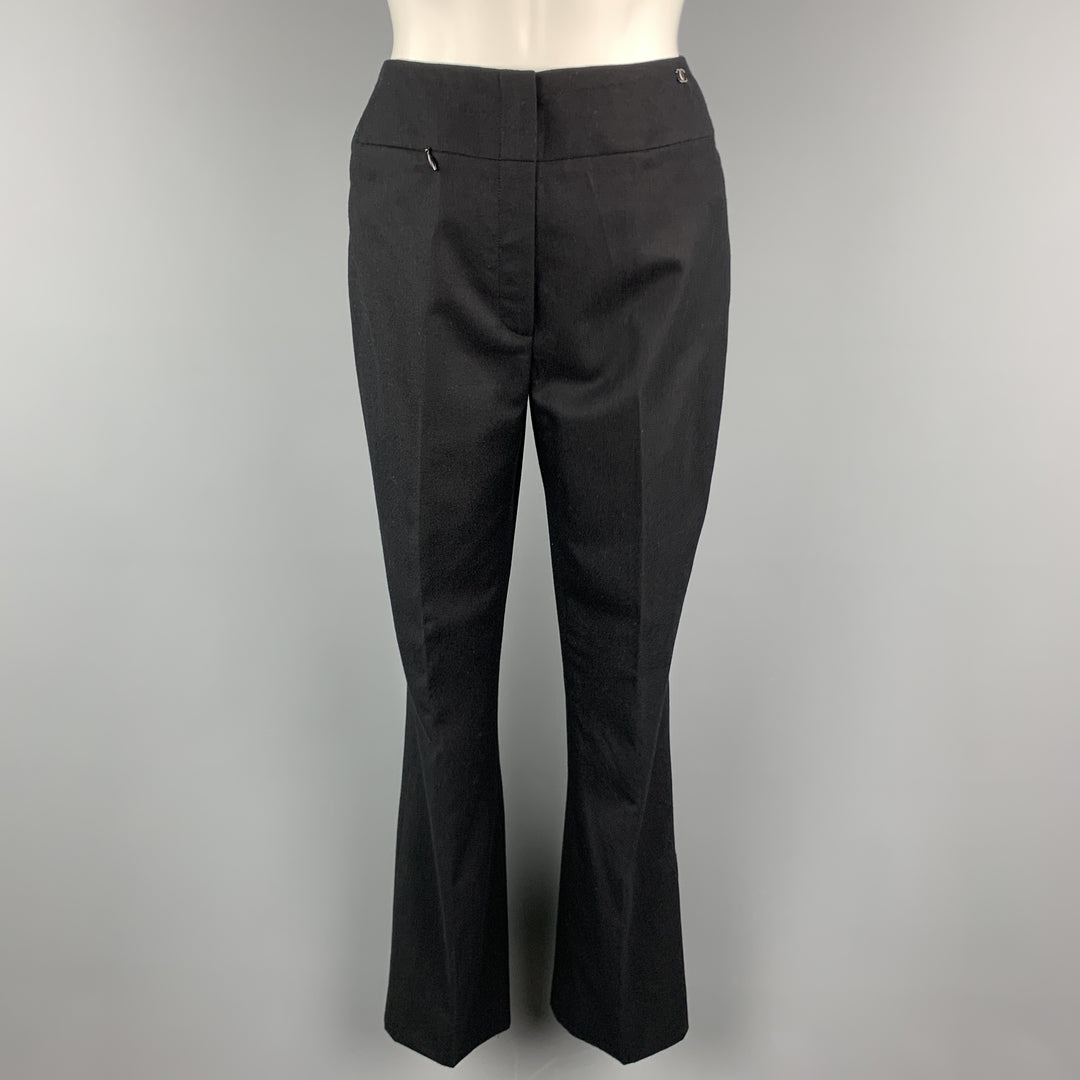 CHANEL Talla 2 Pantalón de vestir con logo plateado y bolsillo con cremallera y cremallera de lana negra
