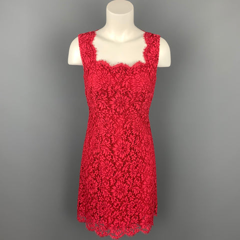 DOLCE &amp; GABBANA Taille 4 Robe de cocktail doublée de soie et dentelle rouge