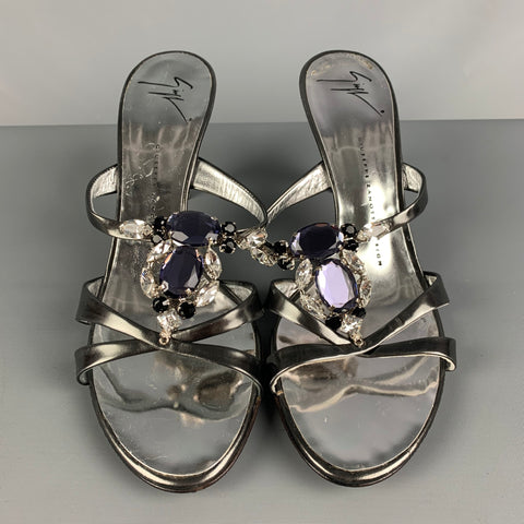 GIUSEPPE ZANOTTI Talla 8.5 Sandalias de tiras de charol con diamantes de imitación plateados