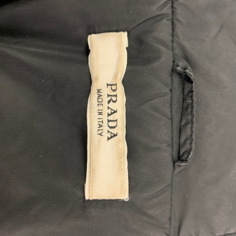 PRADA Chaqueta con capucha fruncida de nailon negro talla 2