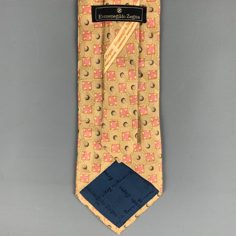 ERMENEGILDO ZEGNA Cravate En Soie Carrés Rose Beige
