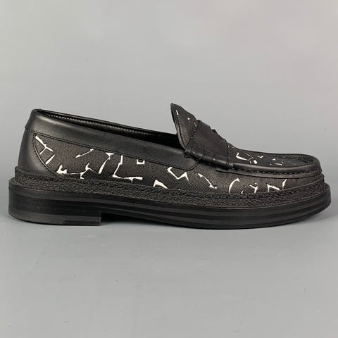 Colección JIMMY CHOO x Eric Haze seleccionada por Poggy Talla 7.5 Mocasines de algodón revestidos en blanco y negro