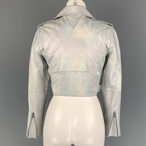 VEDA Chaqueta corta estilo motero de cuero metálico iridiscente plateado talla XS