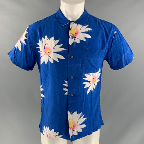 DOUBLE RAINBOUU Size M Blue &  White Floral Rayon One pocket Short Sleeve Shirt