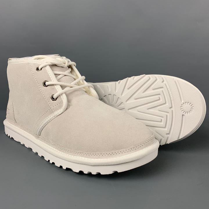 UGG Size 10 White Suede Lace Up Chukka Boots
