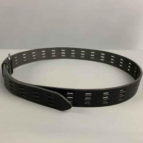 SAINT LAURENT Ceinture en cuir perforé noir taille 36