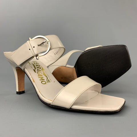 SALVATORE FERRAGAMO Size 7.5 Light Gray Patent Leather Sandals