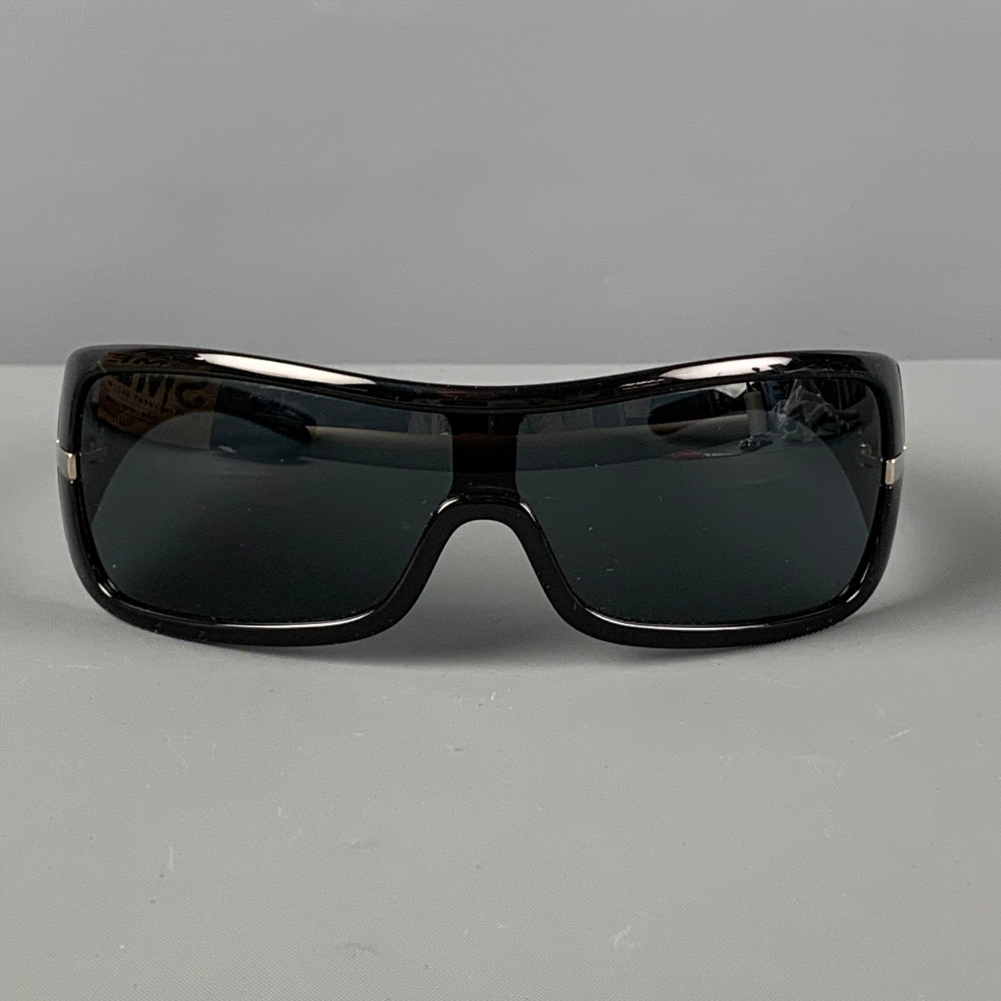 【関税&送料込】Prada Black Acetate And l Sunglasses Prada Black Acetate Square Frame Symbole Sunglasses