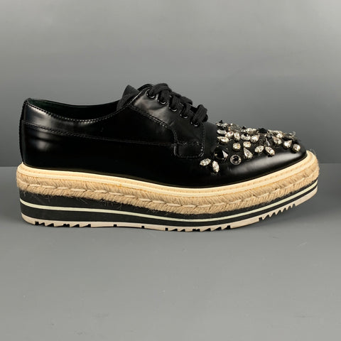 PRADA Talla 7.5 Cordones de plataforma con apliques de cuero negro