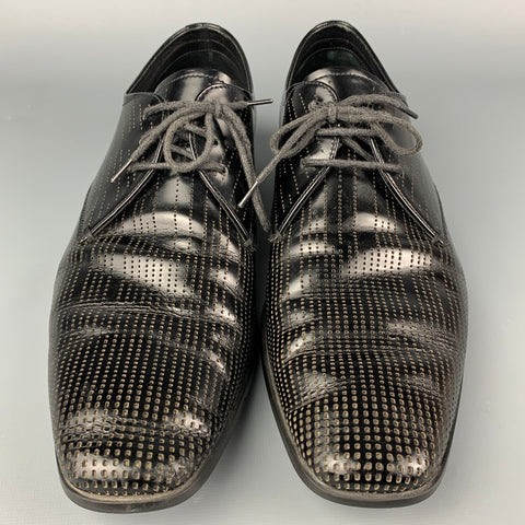 PRADA Taille 9 Chaussures à lacets en cuir perforé noir