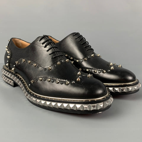 CHRISTIAN LOUBOUTIN Taille 8 Chaussures à lacets en cuir clouté noir Wingtip