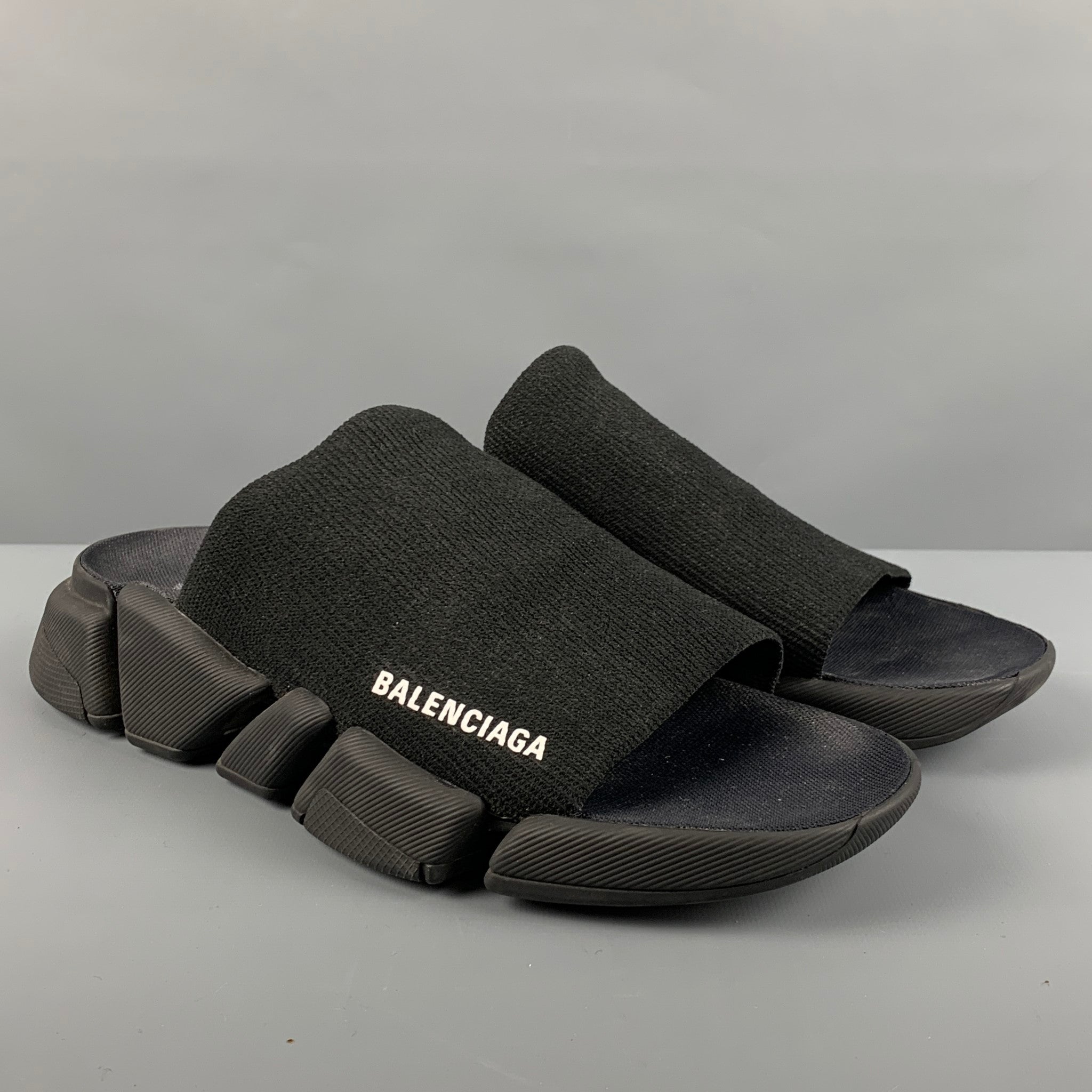 Balenciaga Slippers and clogs Men 693956WAD4E1081 Leather Black 594€