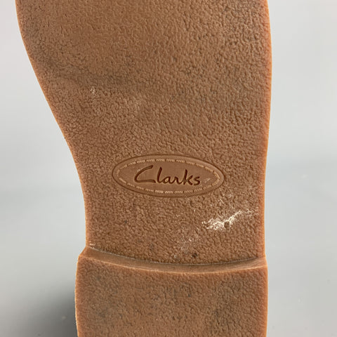 CLARKS Size 7 Taupe Suede Lace Up Chukka Boots