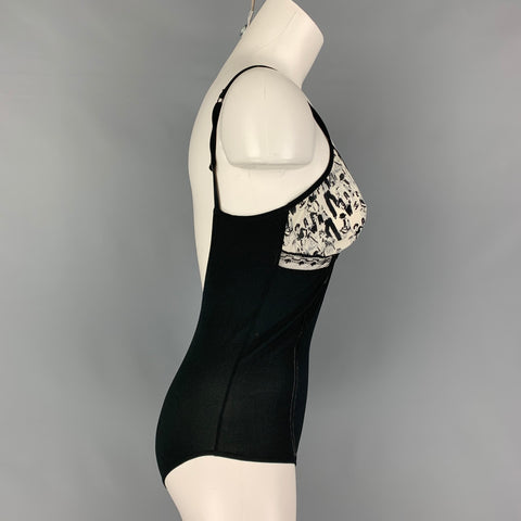 CHANEL Talla 8 Traje de cuerpo de seda blanco negro Top informal