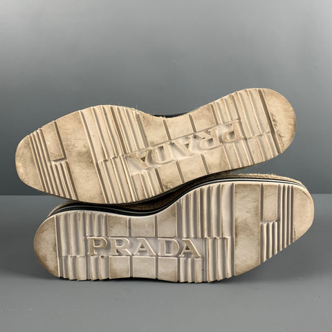 PRADA Talla 7.5 Cordones de plataforma con apliques de cuero negro