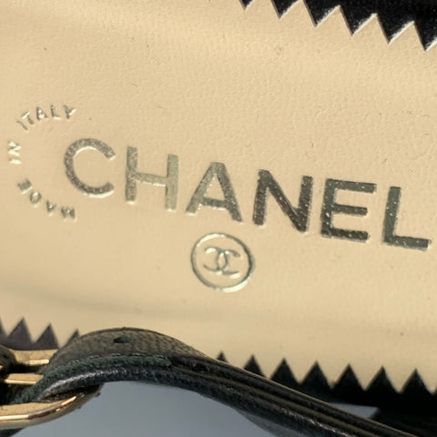 CHANEL Talla 9 Zapatos de tacón con tira trasera de cuero negro