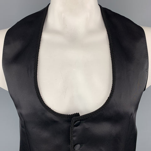 DOLCE &amp; GABBANA Pecho 42 Chaleco con botones cubiertos y cuello redondo con ribete de seda / lana negro