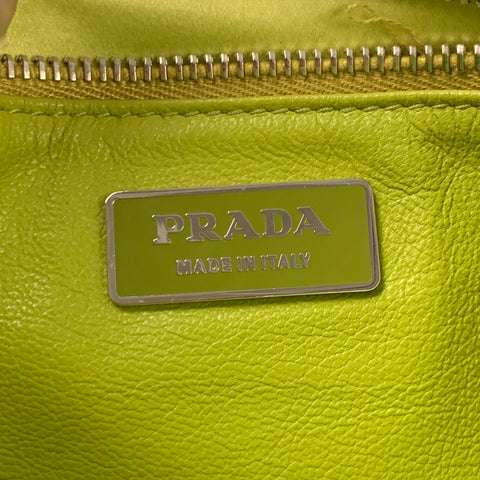 PRADA Sac à bandoulière en cuir crème avec pompon