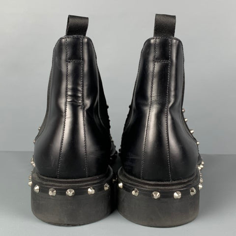 PRADA Taille 10,5 Bottines Chelsea en cuir clouté noir