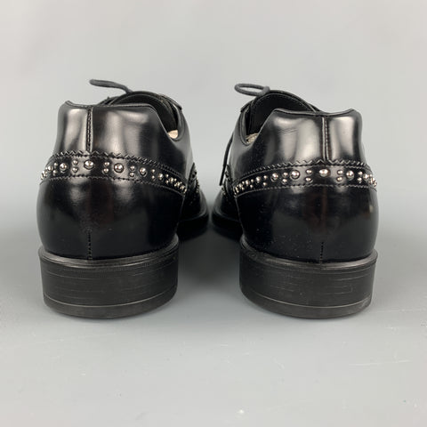 PRADA Taille 9,5 Oxfords à lacets en cuir clouté noir avec bout d'aile