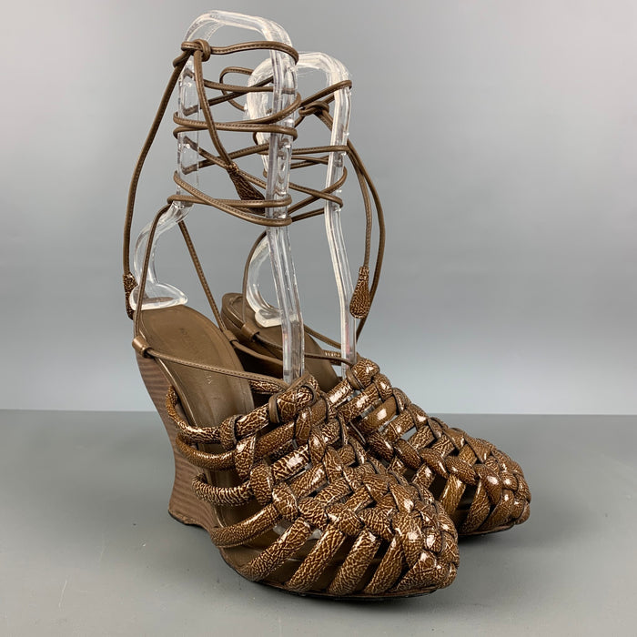 BOTTEGA VENETA Size 8.5 Brown Olive Woven Patent Leather Wedge Sandals