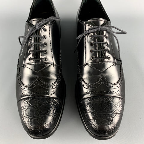 PRADA Taille 9 Chaussures à lacets en cuir perforé noir à bout d'aile texturé