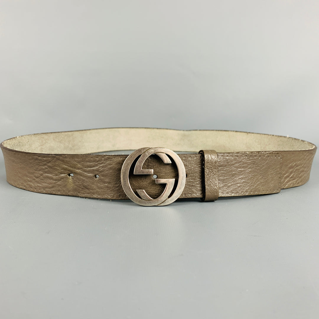 GUCCI Talla 38 Cinturón de cuero con monograma plateado gris