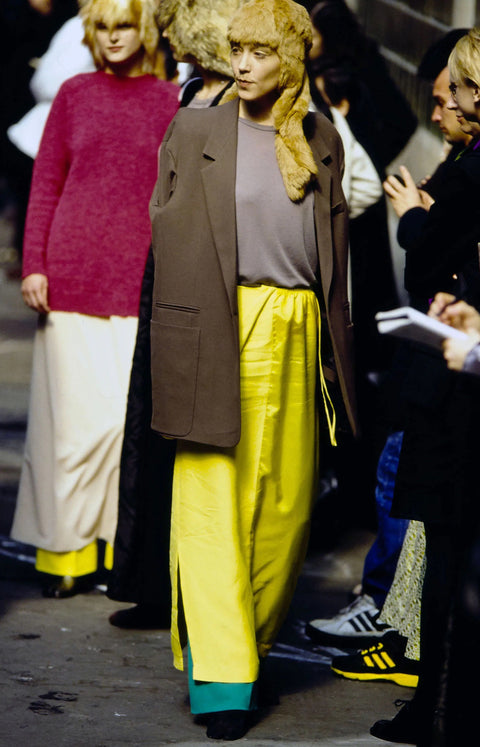 Vintage MAISON MARTIN MARGIELA FW 1997 Tamaño 8 Chaqueta de mangas metidas con solapa de pico de lana negra