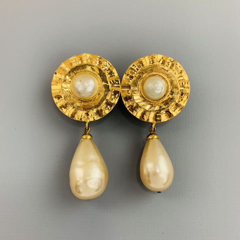 CHANEL Vintage Gold Tone Faux Pearl Tear Drop Clip On Earrings