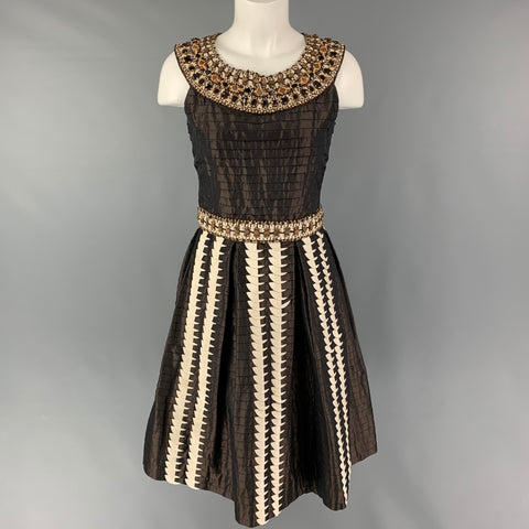 OSCAR DE LA RENTA SS08 Taille 6 Robe trapèze plissée en soie marron