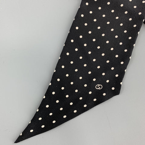 Bufanda de corbata de Twilly de seda con lunares en blanco y negro de GUCCI