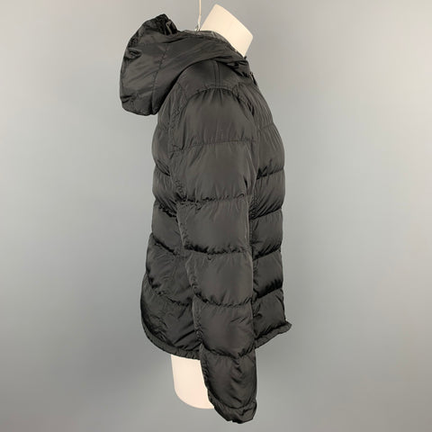 PRADA Taille 6 Veste à capuche en nylon matelassé noir