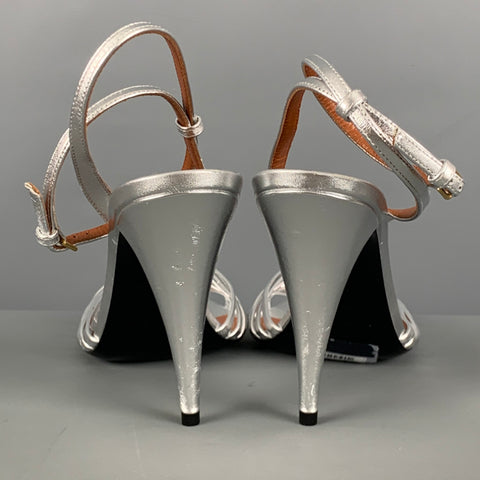 SAINT LAURENT Sandales à bride de cheville en cuir argenté taille 7,5