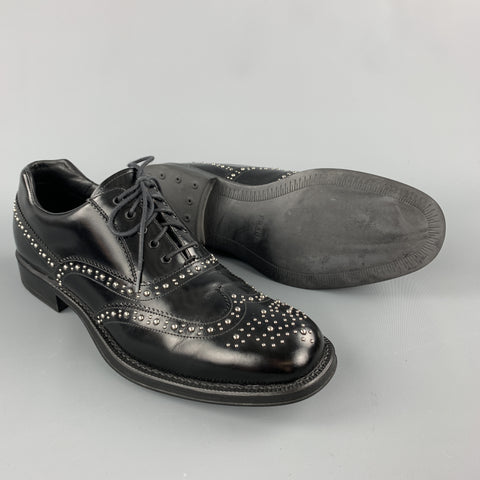 PRADA Taille 9,5 Oxfords à lacets en cuir clouté noir avec bout d'aile