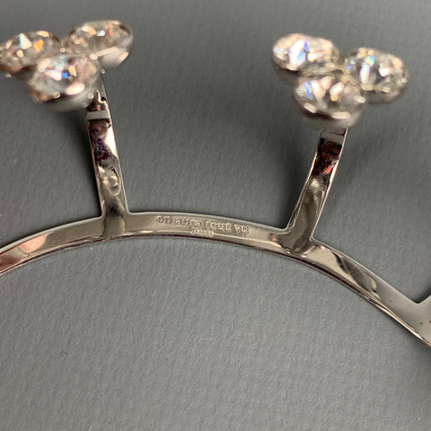 ON AURA TOUT VU PARIS Rhodium Plated Crystal Medusa Five Knuckle Ring
