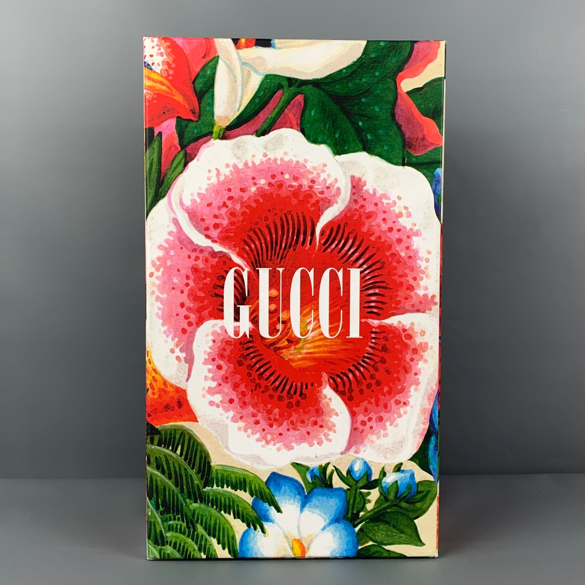 GUCCI Size 8.5 Lace Up Off White Green Distressed Leather Crystal