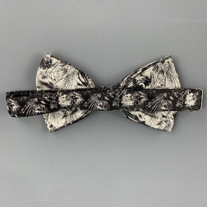 Vintage GIANNI VERSACE Silver & Black Jacquard Silk Cummerbund & Bow Tie Set