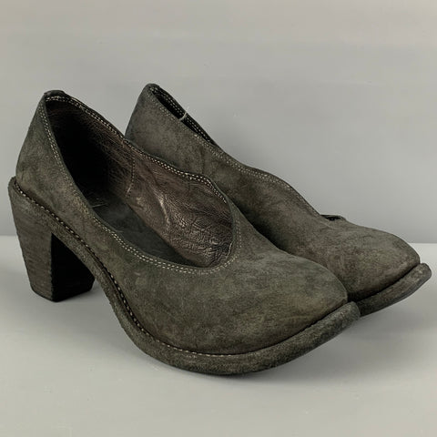 Zapatos de tacón desgastados de cuero color carbón GUIDI talla 8