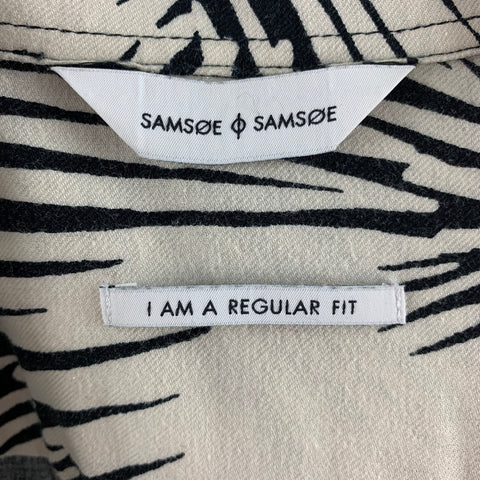 SAMSOE & SAMSOE Size M Black White Abstrack floral Cotton Short Sleeve Shirt
