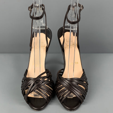CHRISTIAN LOUBOUTIN Talla 7 Sandalias con tira al tobillo de cuero marrón