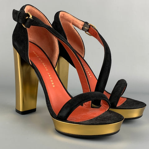 MARC by MARC JACOBS Talla 8 Zapatos de tacón de ante de cuero negro y dorado