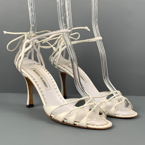 MANOLO BLAHNIK Sandalias con tira al tobillo de cuero blanco talla 7